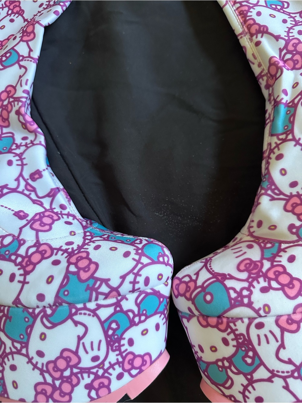 Hello Kitty Pattern Pink Platform Knee-High Heels - Picture 4 of 7